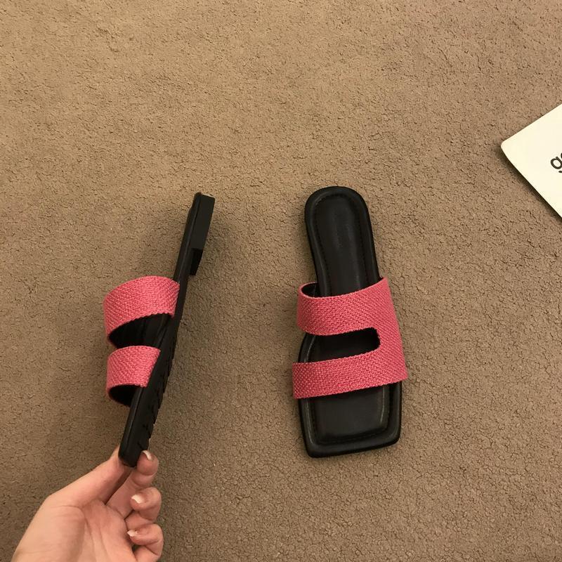 Product Introduction of Flat slippers for women wear simple vacations outside the summer 3