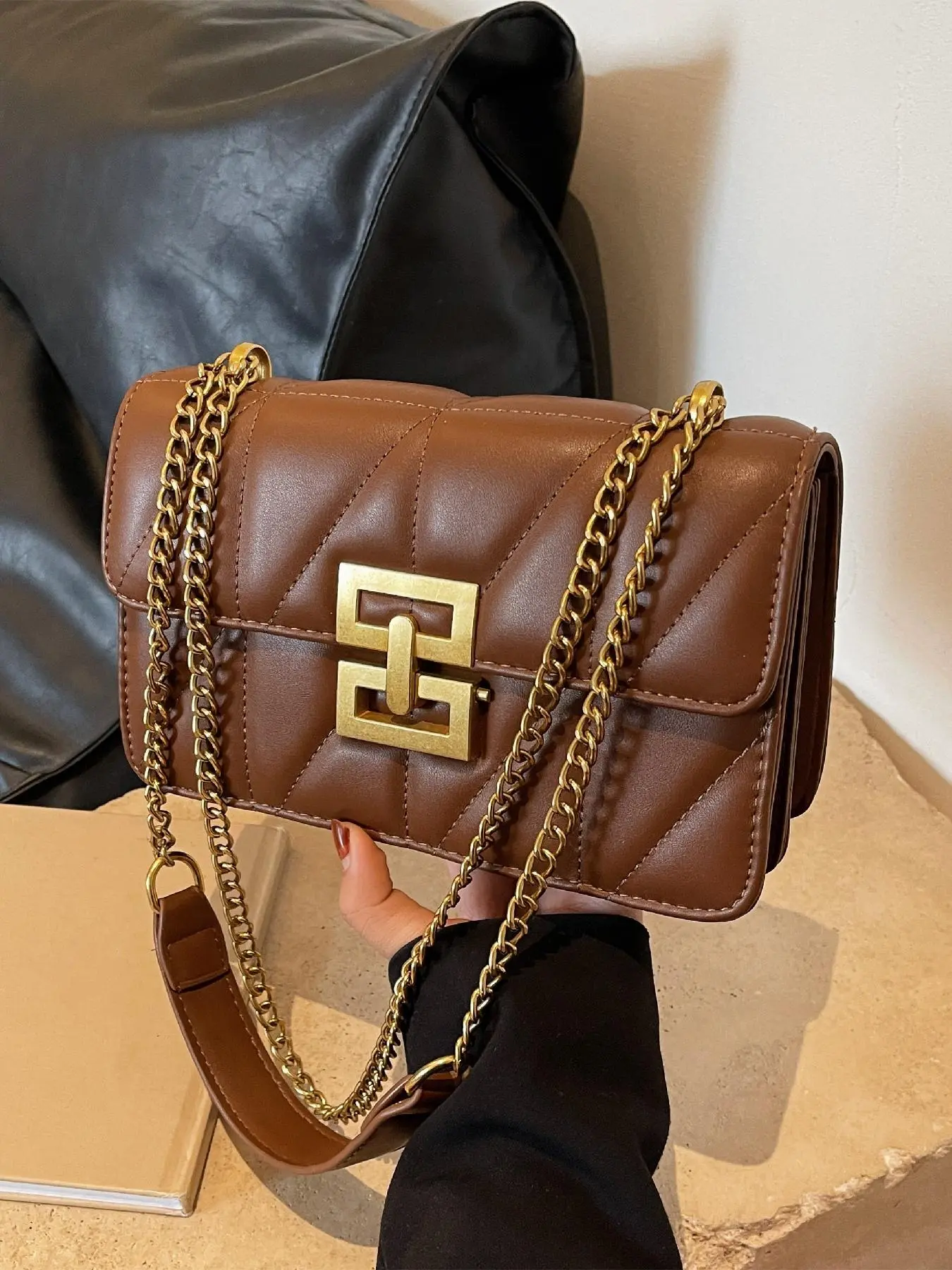 Fashion Chain Strap Quilted Pu Leather Square Bag, Simple Plain Rhombus Embossed Crossbody Bag, with Adjustable Shoulder Strap, Daily Commuting Shoulder Bag for Women, Girlfriend Gifts