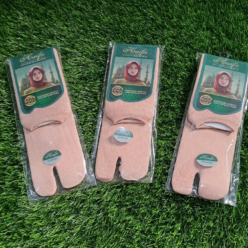 Kaos Kaki jari krem polos 1