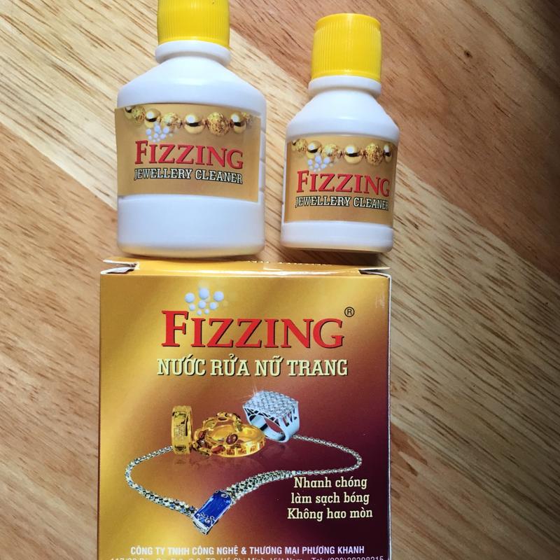 Nước tẩy rửa nữ trang vàng bạc và trang sức khác