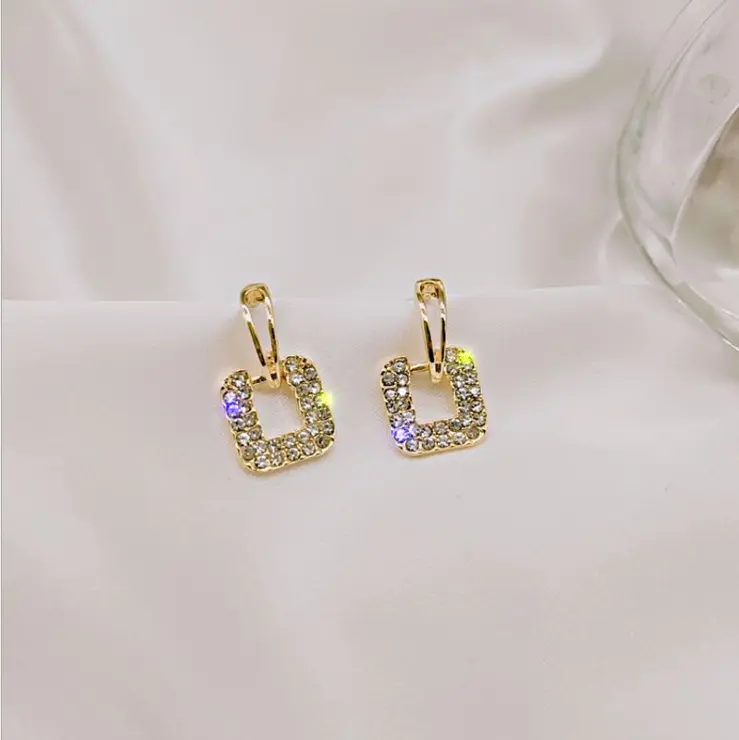 Anting Tusuk Bentuk Kotak Kecil Hias Berlian Imitasi