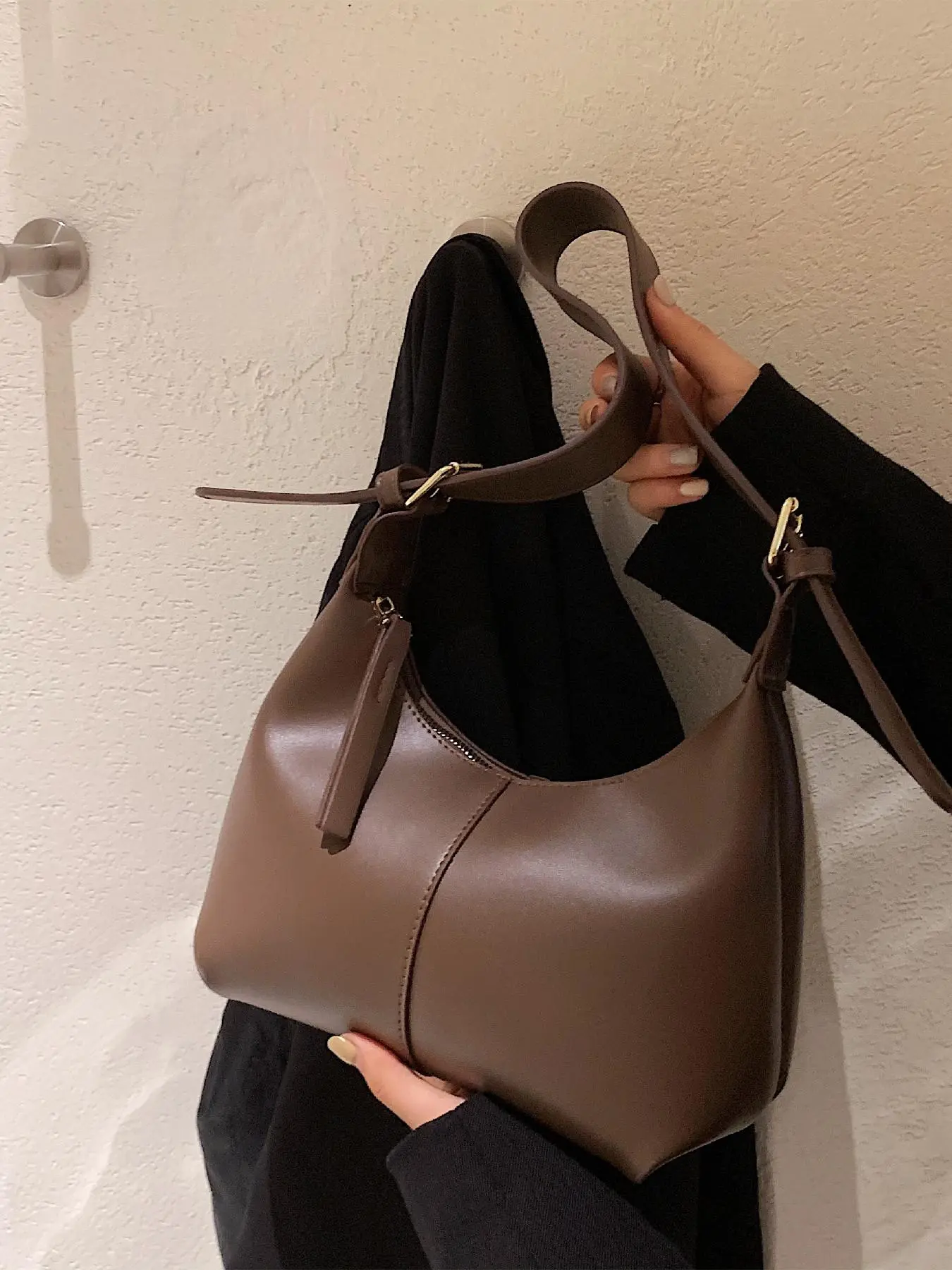 Women's Simple Style Solid Color Hobo Bag, Fashionable Belted Design Shoulder Hobo Bag for Women, Casual Trendy Shoulder Bag For Daily Use