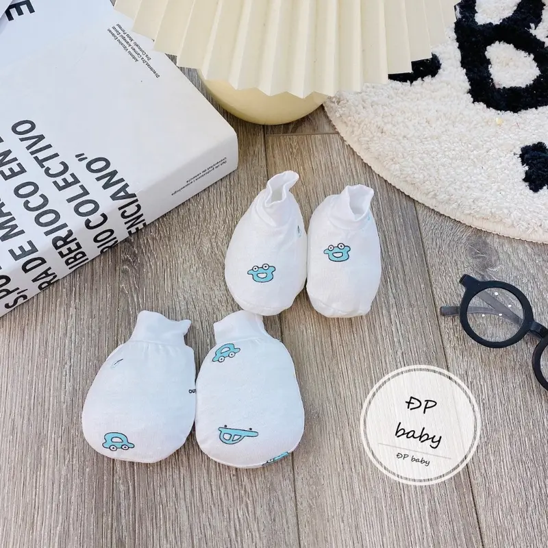 Set Bao Tay Bao Chân Cho Bé Sơ Sinh Vải Petit Thun Lạnh Mềm Mại Và Đáng Yêu (ĐP Baby) 1