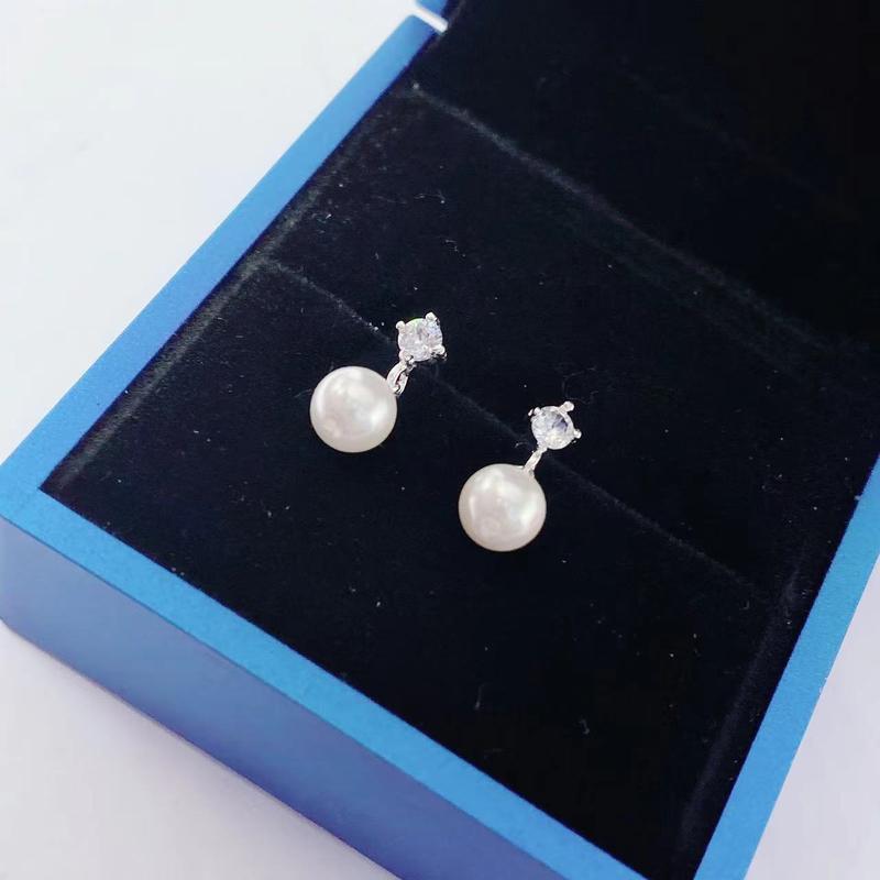 Product Introduction of Korean Style Shell Pearl Ear Studs Women's Fresh Sweet Shell Pearl Ear Studs Stud Earrings Popular Wedding Ear Studs Personality Trendy Earrings 4
