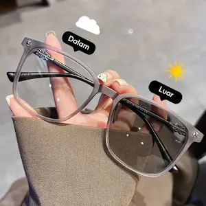 Kacamata Anti Radiasi Photochromic Persegi Modis Pria Wanita