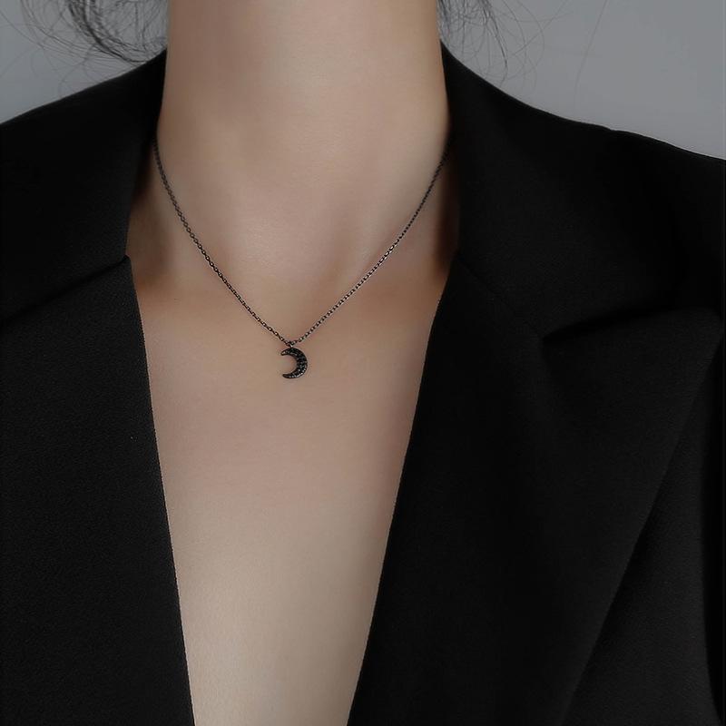 Product Introduction of Lucent_2025 Necklace for Women, Ins Niche Design, High-end Crescent Light Luxury Clavicle Chain, Bowknot Choker, Student Best Friend Pendant 4