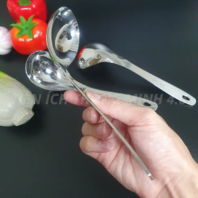 Muôi canh Đức hàng xuất inox 304, Chất liệu inox cao cấp, thân muôi dầy dặn, cầm nắm chắc tay 4