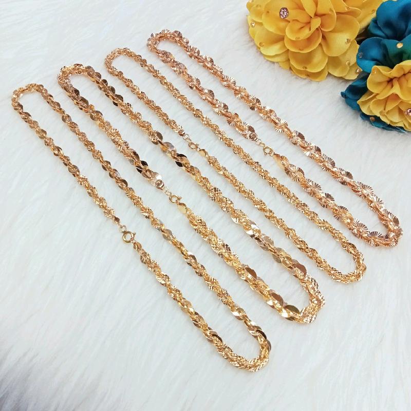 Dây Chuyền Xoắn Lá Tròn Chạm Đồng Đỏ Màu Vàng Miền Tây 750 Trang Sức