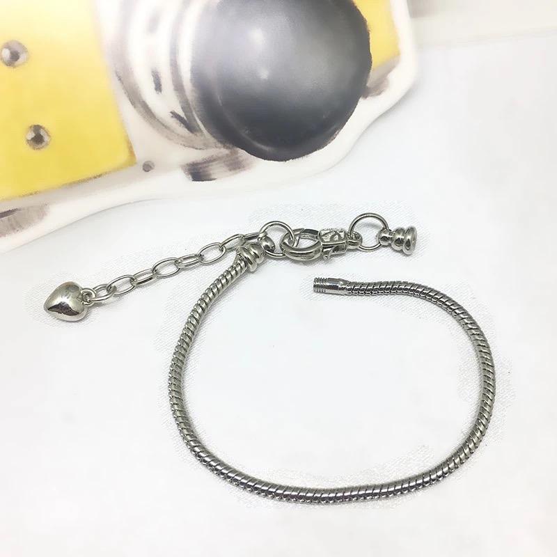 V050: Dây mềm trơn thay đổi bản kiềng charm tay theo kích thước trái tim vong 4