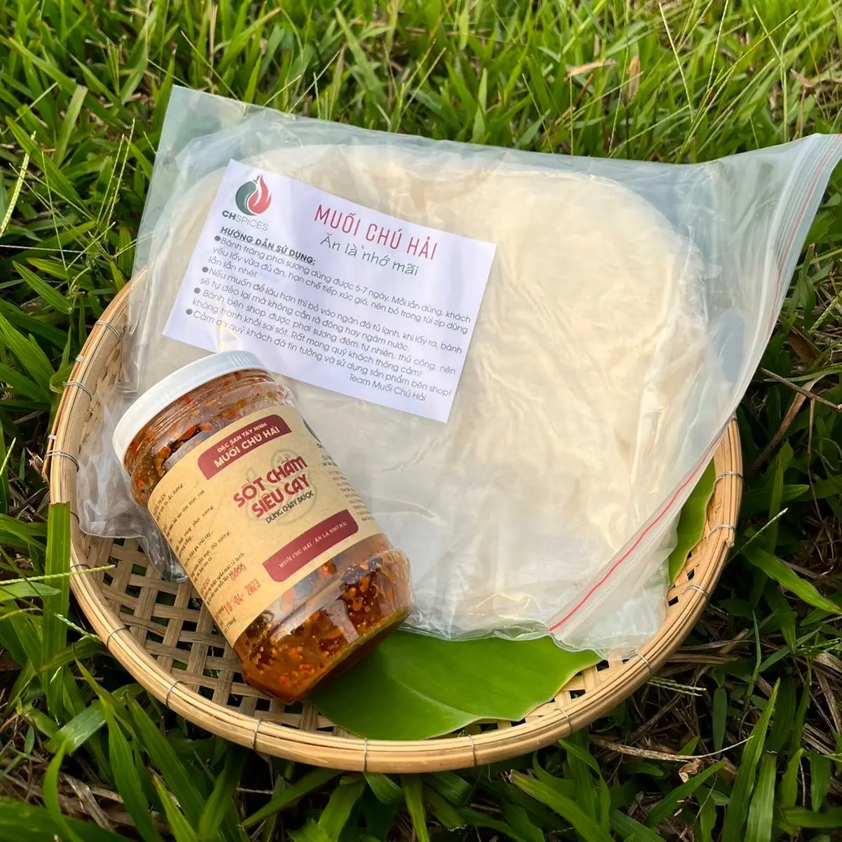 Combo Bánh tráng chấm sốt Chú Hải Sốt Siêu Cay