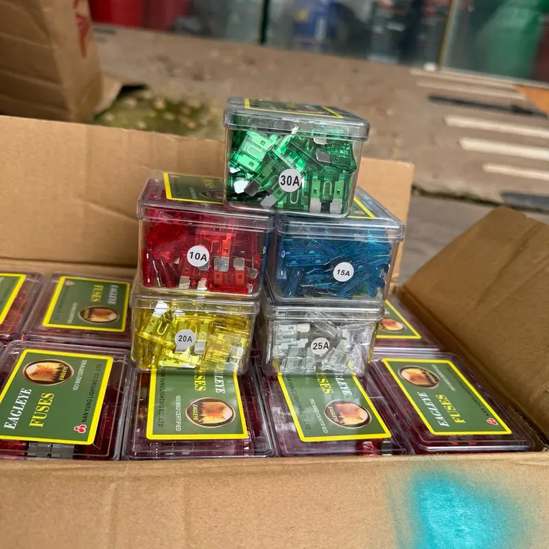 Hộp cầu chì đủ các loại 10, 15, 20, 25, 30A dễ lựa chọn, có hộp mix đủ cỡ, hộp có 100 cái Phụ Kiện Phụ Tùng 5
