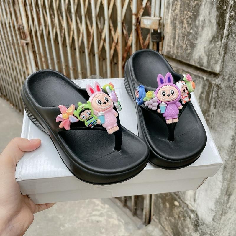 Dép lê bé gái, dép kẹp xỏ ngón cho bé từ 4 đến 12 tuổi hoạ tiết stiker đế độn, chất EVA siêu nhẹ 3