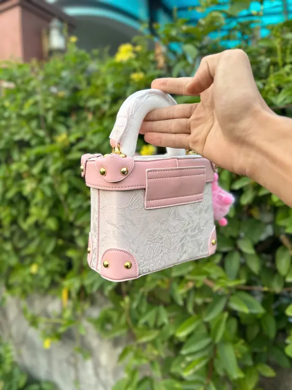 Set túi 3 món ( túi + charm + kẹp tóc) Túi Cốp Vuông Nữ Sang Chảnh Đón Xuân 2025 5