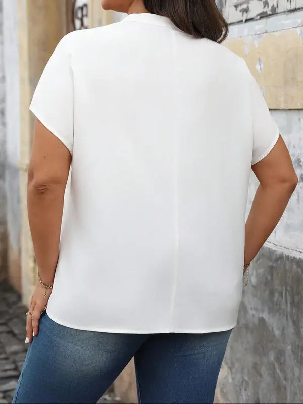 【Plus Size】 All Over Floral Print Curved Hem Blouse, Casual Short Sleeve V Neck Top for Summer, Women's Clothing for Daily Wear 1