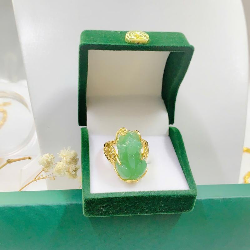 Nhẫn tỳ hưu mạ vàng 18 k mặt đá xanh .cẩm thạch , màu vàng, phong thủy  mang lại ý nghĩa về tài lộc, Titan 2