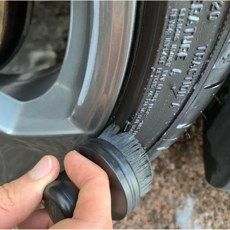 TYRE DRESSING BRUSH PERFECT FOR LOW PROFILE TYRES ( Not Suitable For Solvent Based Tyre Shine) 3
