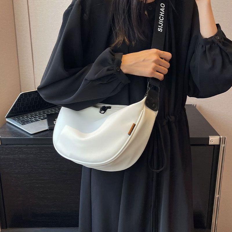 Product Introduction of Ethnic Style Messenger Bag Underarm Bag Selenodont Bag Dumpling Bag Large Capacity Japanese and Korean Style 2024 New Casual 25