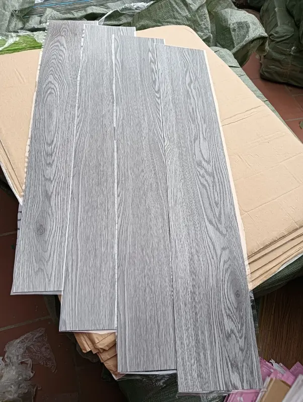 Combo 4 Hộp Miếng Dán Nền Nhà Sẵn Keo Tiện Lợi ( 144 tấm=20m2) - Loại Nặng 4