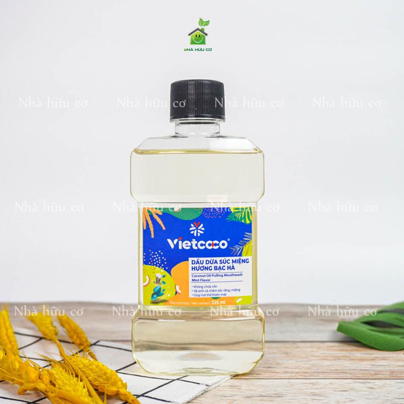 Nước súc miệng dầu dừa Vietcoco hương bạc hà sát khuẩn thơm mát chai 225ml