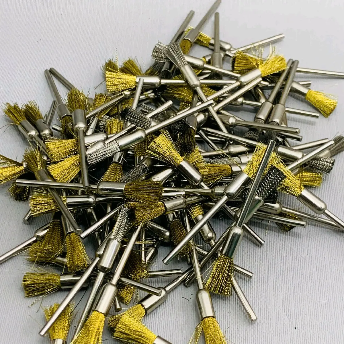 Chổi sắt vệ sinh rỉ ,sét buồng đốt zippo