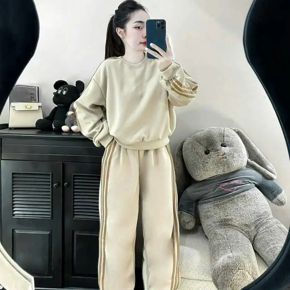 BỘ NỈ THU ĐÔNG NỮ CHẠY DÂY SỌC HOT TREND 2024 Women Áo Top