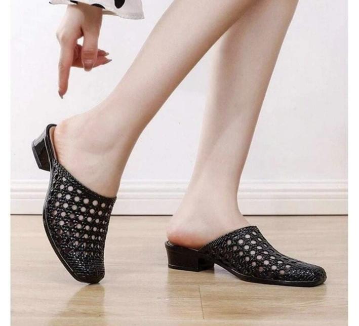 DÉP SỤC NHỰA LỖ ĐI MƯA LỖ TRÒN CAO 4CM VK - 199 5