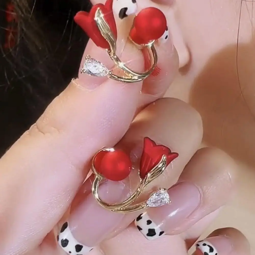 Dainty earrings Women's earrings Eye-catching earrings Red floral design Imitation  embellishments Fashion jewelry Sweet earrings Cute studs Red
