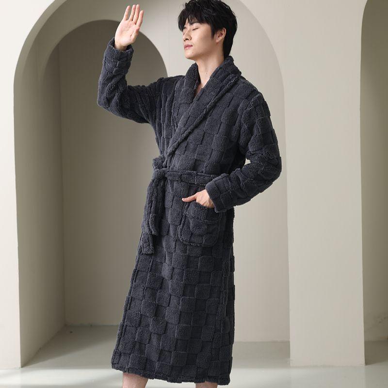 Product Introduction of Autumn and Winter Long Nightgown Men's Coral Fleece Bathrobe Young Pajamas Winter Thickening Flannel Bathrobe Homewear Menswear Nightwear 17