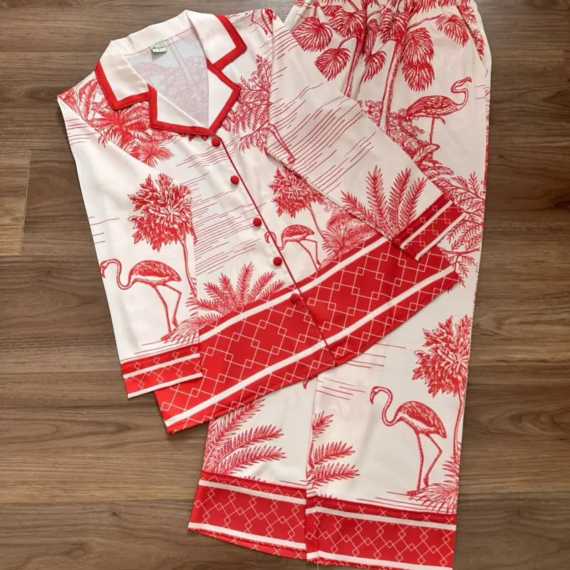 LATIN 2 (45kg-85kg) - Pijama latin lụa mịn thiết kế hoạ tiết khu rừng đỏ sang trọng Áo Ngủ Kem Quần Ngủ Women Nữ