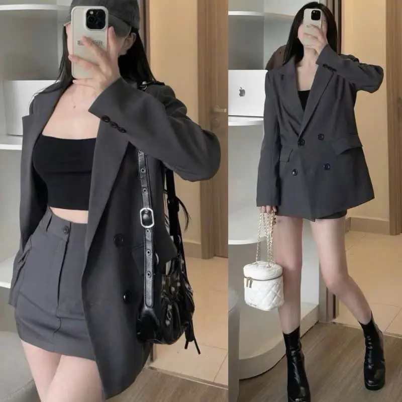 Set 3 món áo 2 dây đen crop + áo blazer xám + chân váy xám túi hộp năng động cá tính thanh lịch
