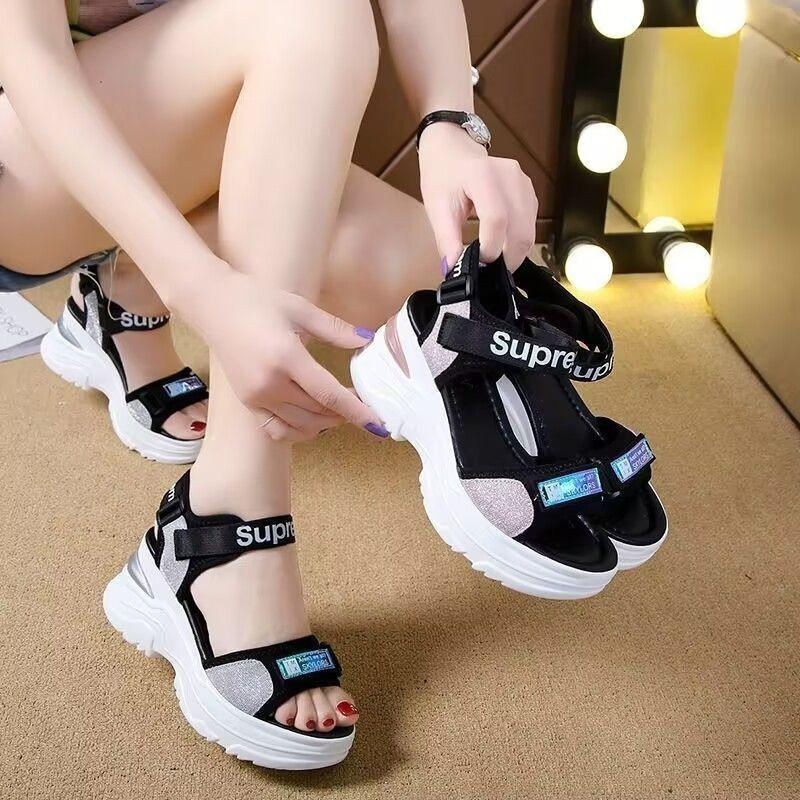 Dép Thể Thao, Da Mềm, Dành Cho Nữ, Kiểu Đế Xuồng Đế Khóa Dán, Tăng Chiều Cao, Thích Hợp Đi Biển, Mùa Hè 2024 3
