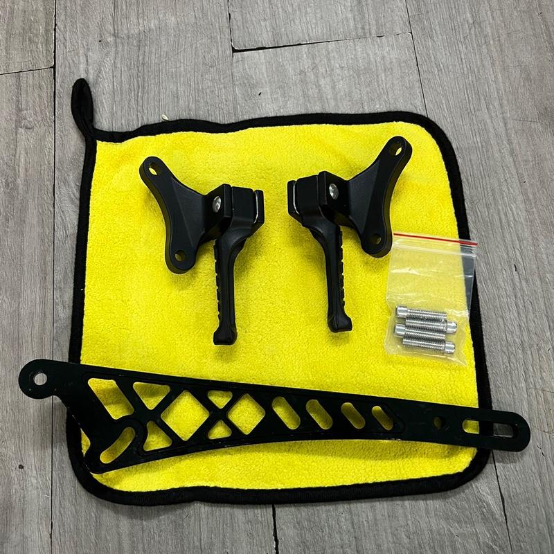 Gác chân ma lay ex 150 ( phụ kiện xe máy ) Phụ Tùng Cao Su