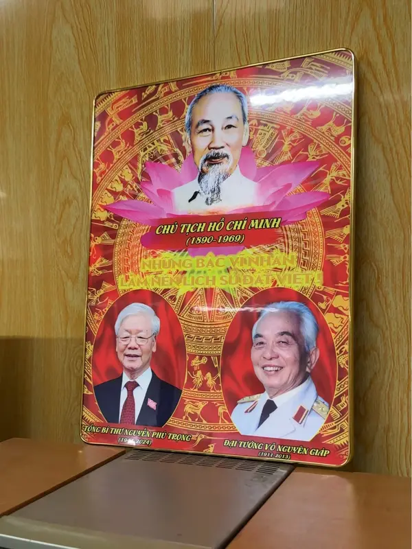 Tranh các bậc vĩ nhân Đất Việt. tranh Bác Hồ, Bác Giáp, Tranh Bác Phú Trọng Treo Tường Đồng 1