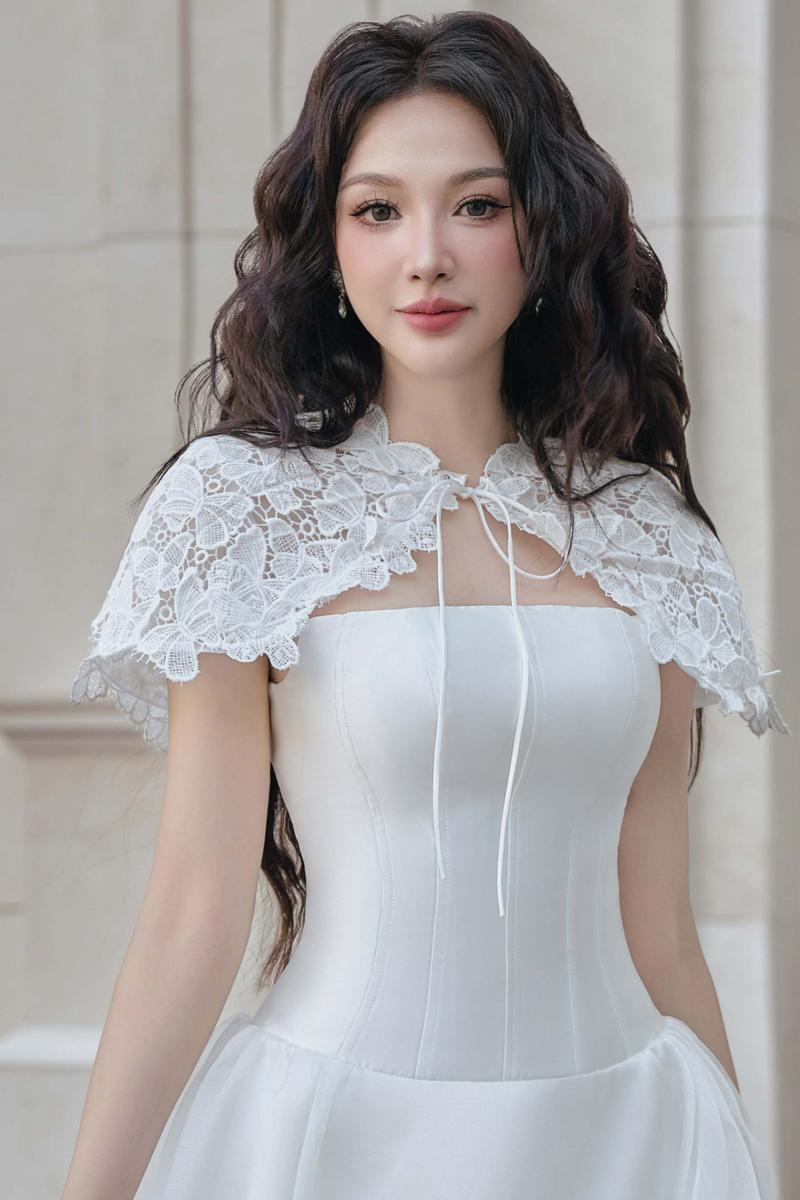 Product Introduction of HALIA - Váy BUTTERFLY mini, ren bướm choàng phối thân xoè trắng Women Dress Màu Trắng 4