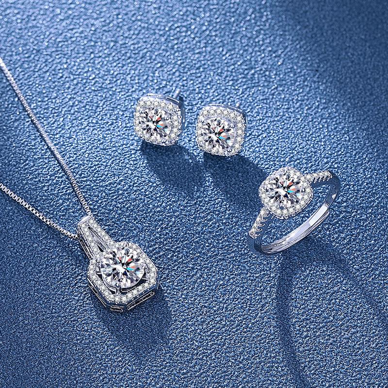 Product Introduction of Korean Style High-End Square Zircon Set 1 Carat Diamond Ring Necklace Earrings Three-Piece Set Light Luxury Brightening Versatile Valentine's Day Birthday Gift 8