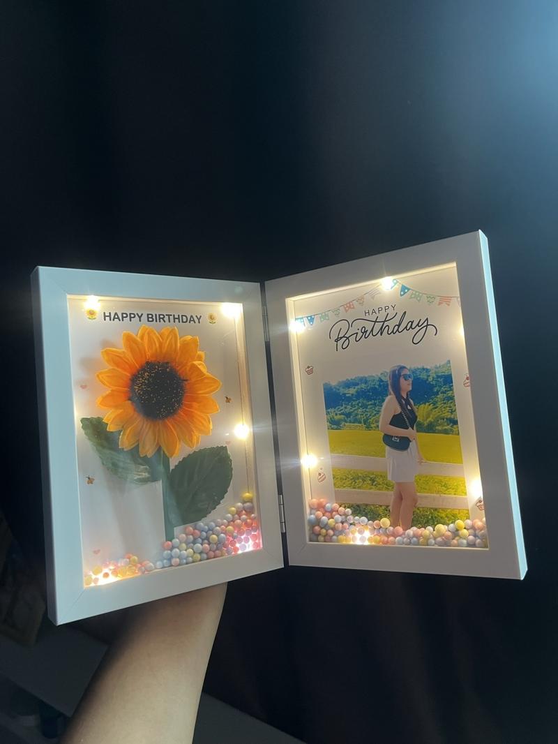 Product Introduction of กรอบรูปไฟบานพับคู่ ใส่ดอกทานตะวัน 3D  ใส่รูปและข้อความฟรี (ขนาดด้านละ 5x7 นิ้ว ติดไฟทั้ง 2 ด้าน) 11