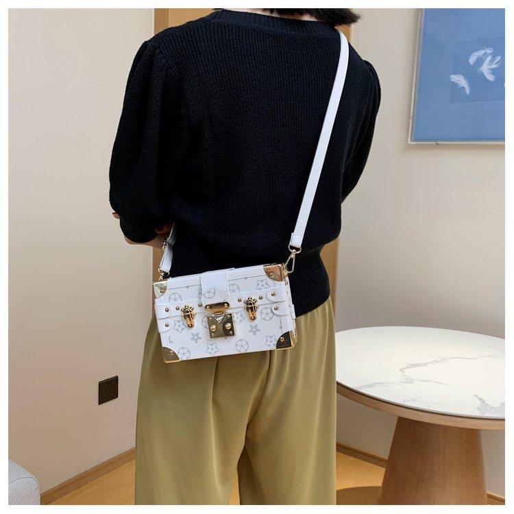 Product Introduction of Vintage Print Women's Box Bag High-Value New Light Luxury Niche Makeup Bag Small Square Bag Single Shoulder Crossbody Bag 19