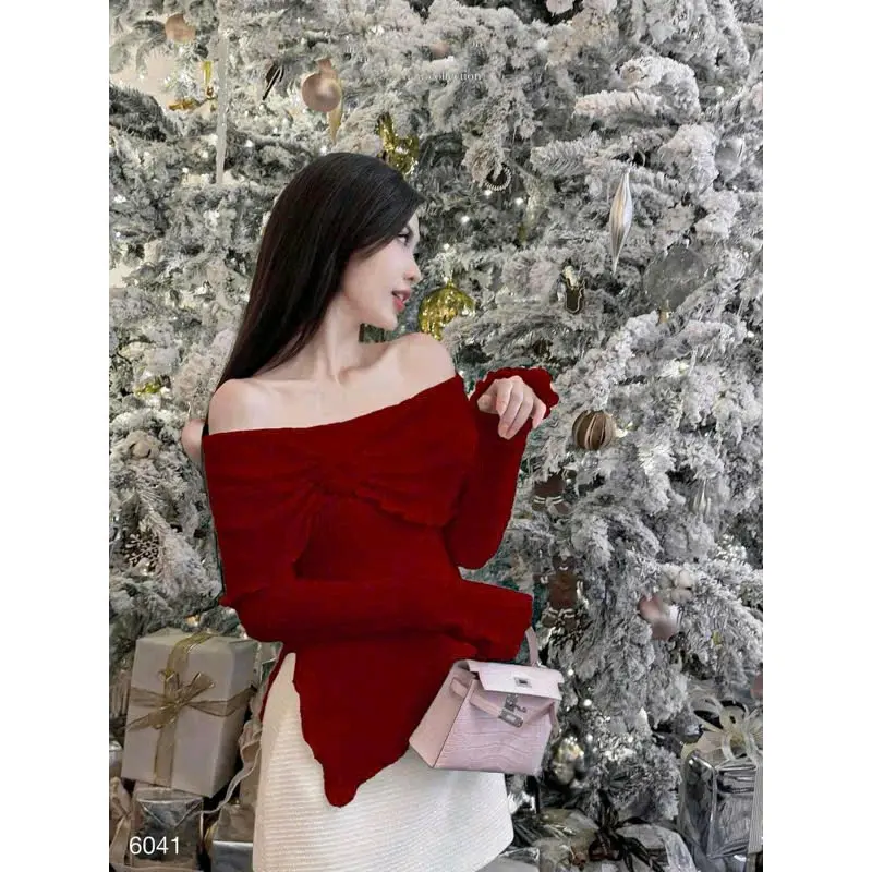 Áo Len trễ vai đính hoa vạt nhọn phong cách hàn quốc A026