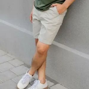 Celana Chinos Pendek Pria Polos Santai Katun Shorts  Panjang Hitam Surfing Distro
