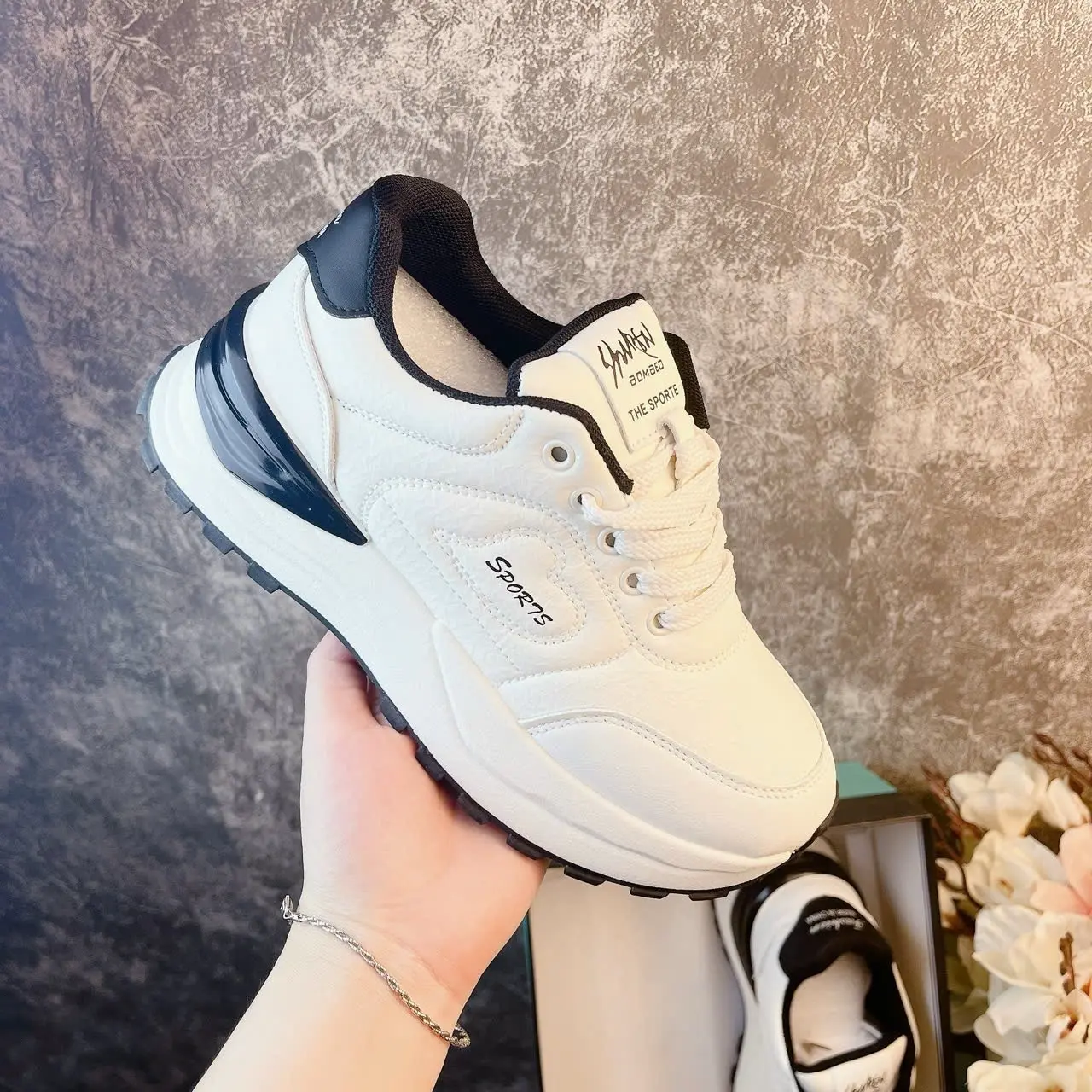 Giày thể thao nữ đế cao 5cm êm nhẹ - Phong cách thời trang Hàn Quốc - Shoes, Sneaker Nhung
