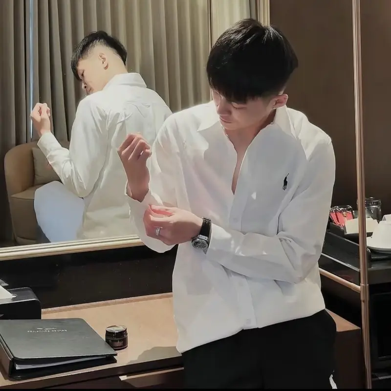 Áo Sơ Mi Lụa Trắng Dài Tay Thêu Ngựa  Menswear Có Cổ 1