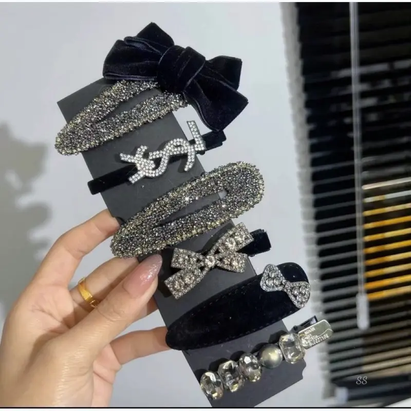 Set 6 kẹp tóc Nhung đính đá sang chảnh cho các bạn nữ 2
