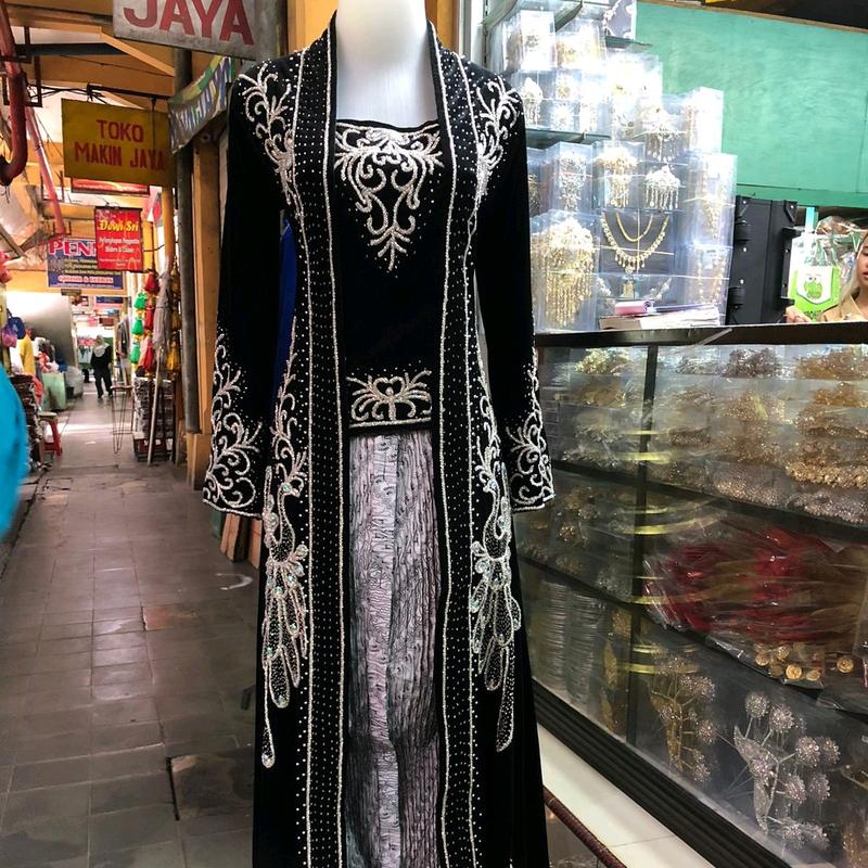 kebaya pengantin bludru merak Gaun Wanita 8