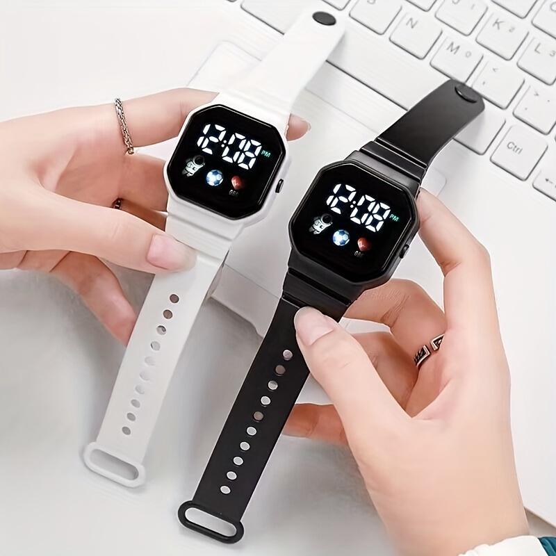 Product Introduction of Jam Tangan Sukan Digital LED, Untuk Lelaki, dengan Tali Silikon, Kalis Air 30m, Jam Tangan Elektronik Persegi, Sesuai untuk Aktiviti Luar dan Pakaian Harian 3