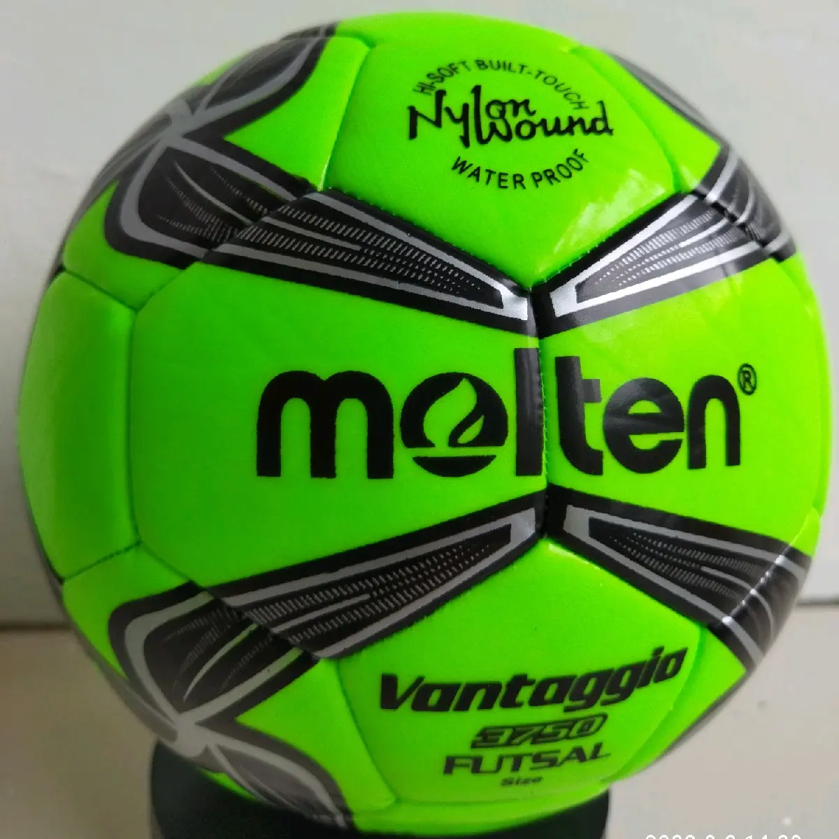 BOLA FUTSAL MOLTEN WARNA CERAH
