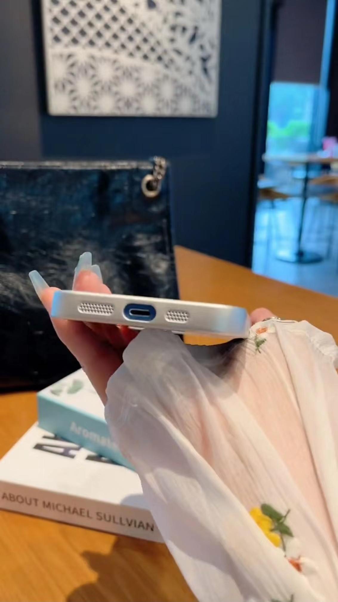 Phone Case for IP 15 Pro max,IP 15plus, 14, 13, 12, 11Fashionable, non-yellowing, drop-proof, metal-painted glass, silver casing  for i̇phone xr aesthetic  mewah elegan cewek Cover Hardcase