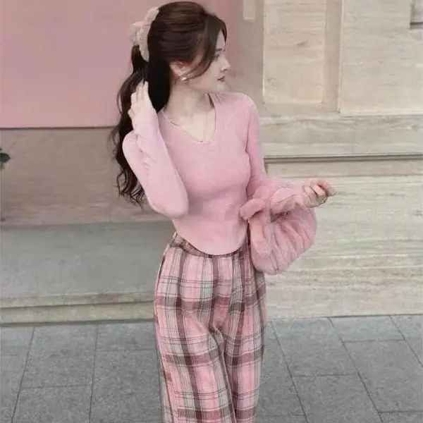 Set bộ đồ nữ áo dài tay len tăm mix quần karo, set áo đuôi tôm mix quần xuông kẻ karo 0