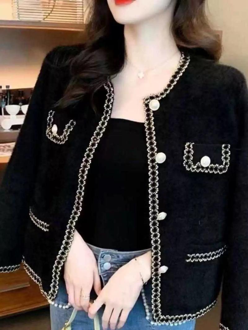 Product Introduction of Áo khoác len lông thỏ phong cách hàn quốc 6