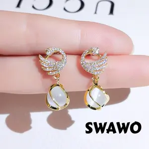 [Swawo] Anting-Anting Gantung Angsa Berzirconia dengan Liontin Batu Kucing Elegan Cocok untuk Gaun Pesta A367