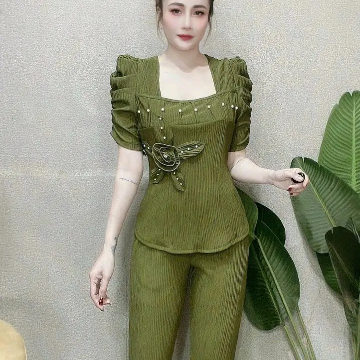 Đồ bộ quần dài tay ngắn cổ vuông trước áo có đính hạt kết hoa size từ 40-60kg chất vải xốp nhật Top 5